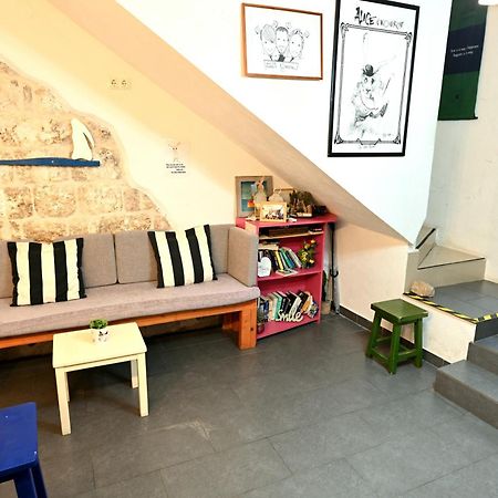 White Rabbit Hostel ฮวาร์ ภายนอก รูปภาพ