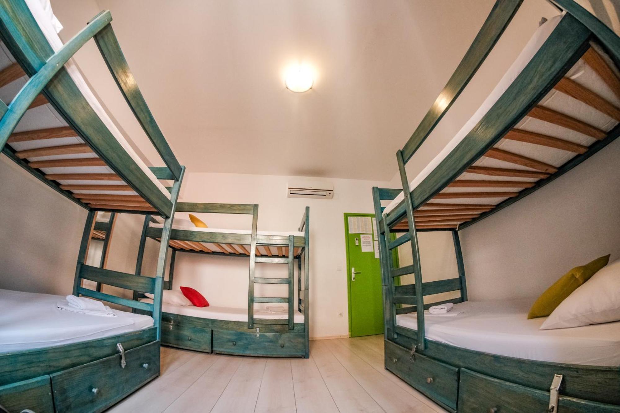 White Rabbit Hostel ฮวาร์ ภายนอก รูปภาพ