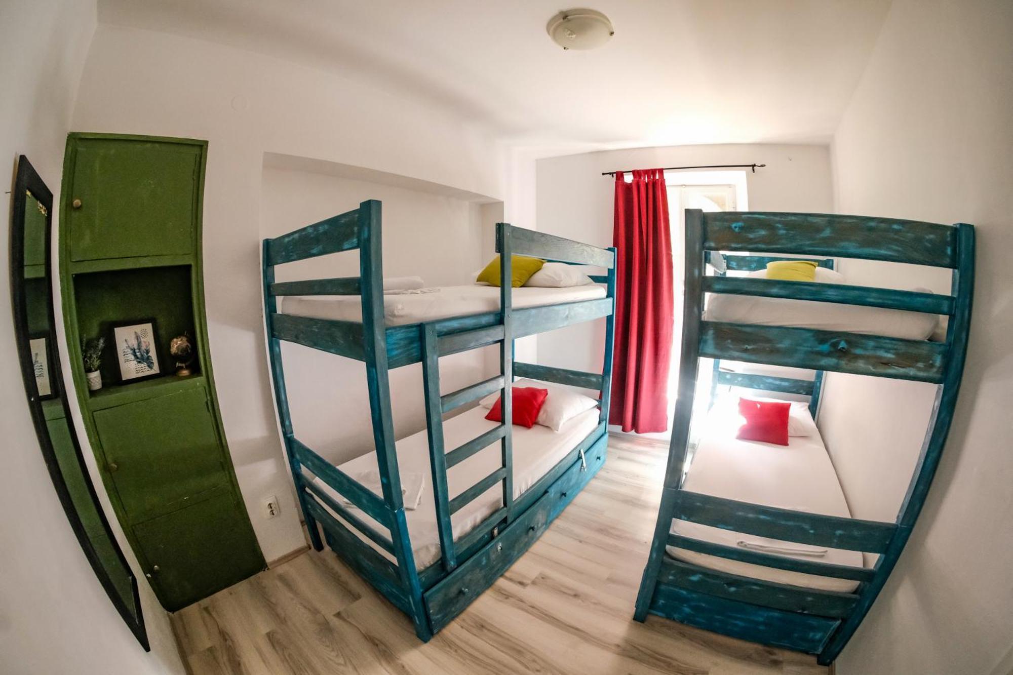 White Rabbit Hostel ฮวาร์ ภายนอก รูปภาพ