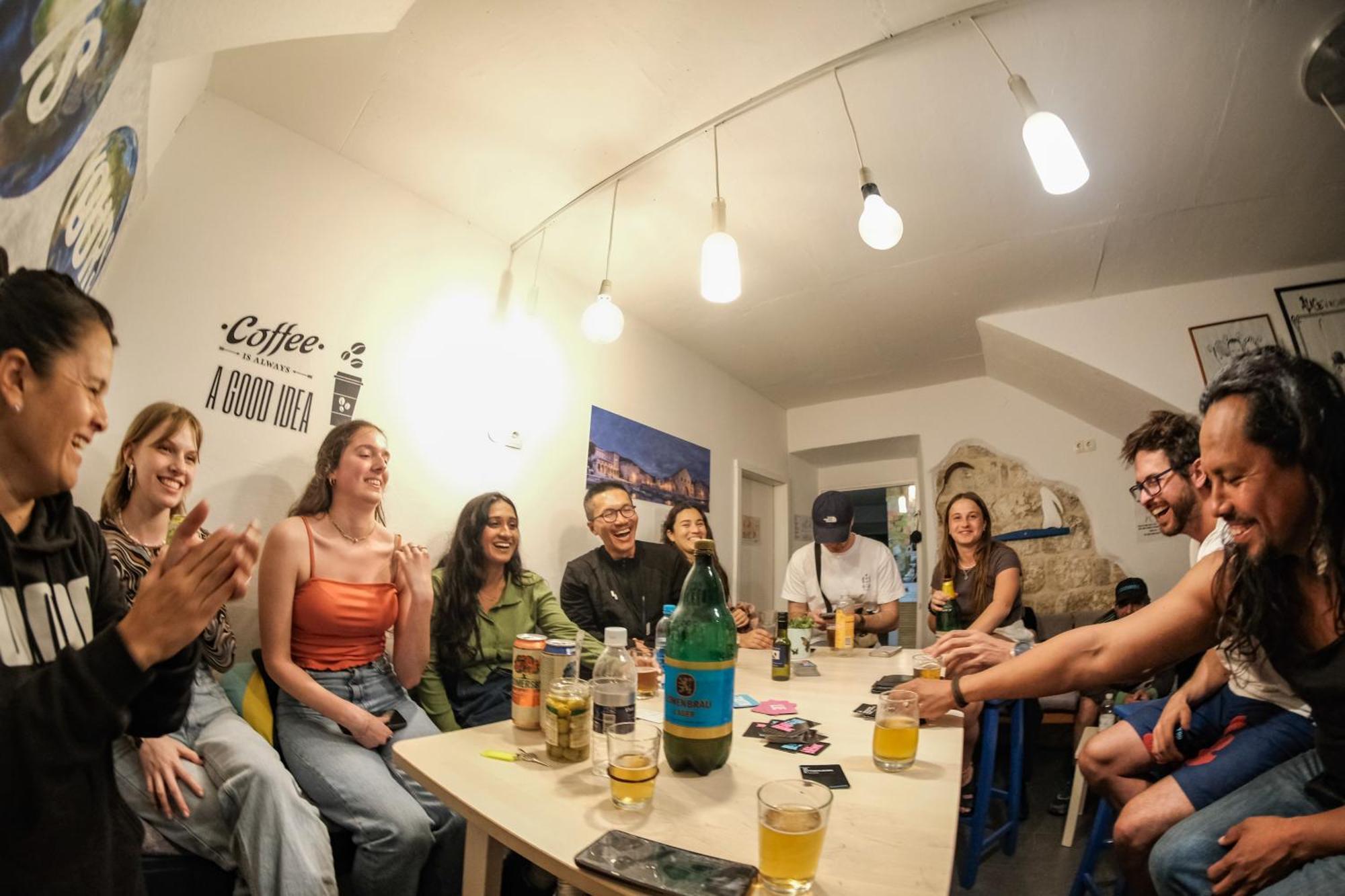 White Rabbit Hostel ฮวาร์ ภายนอก รูปภาพ
