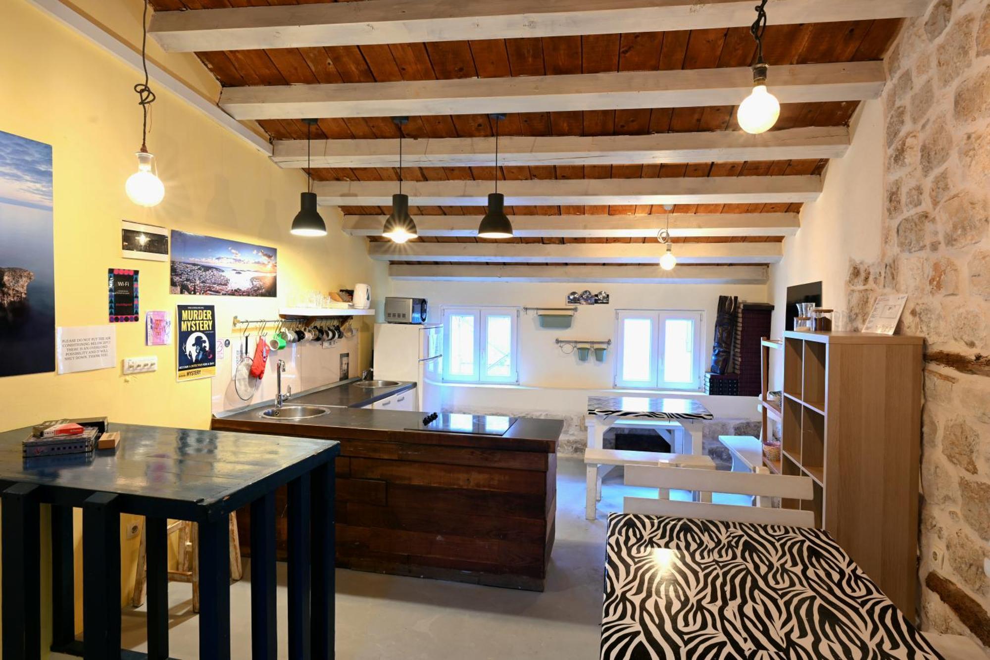 White Rabbit Hostel ฮวาร์ ภายนอก รูปภาพ