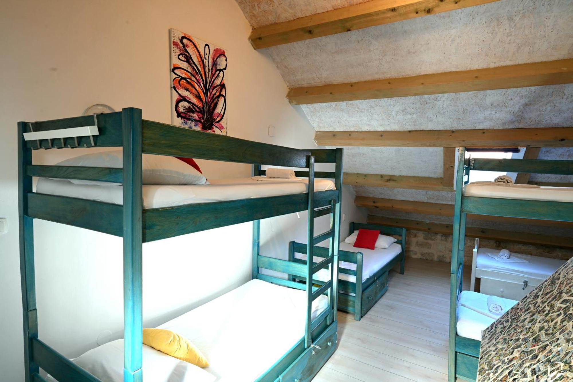 White Rabbit Hostel ฮวาร์ ภายนอก รูปภาพ