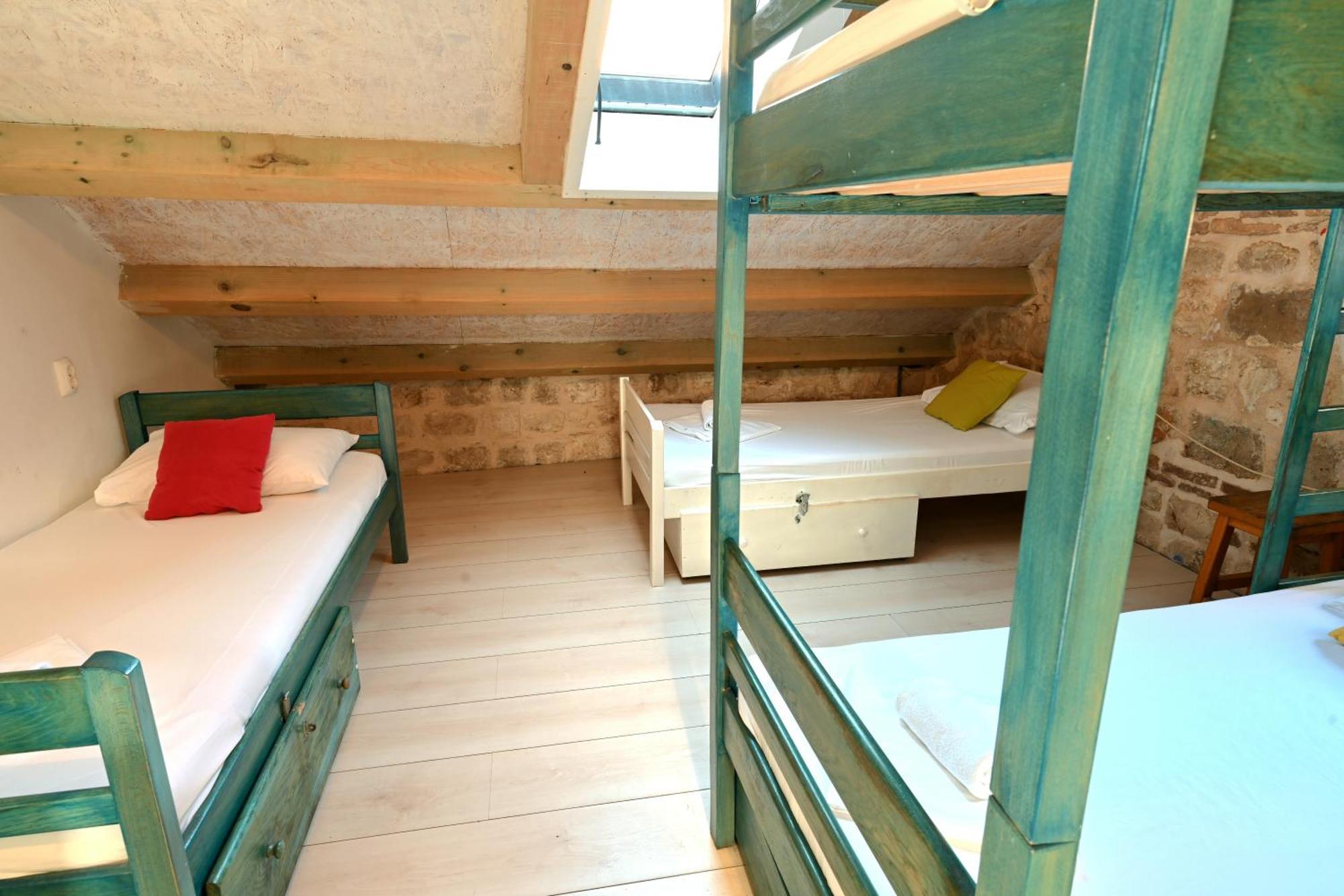 White Rabbit Hostel ฮวาร์ ภายนอก รูปภาพ