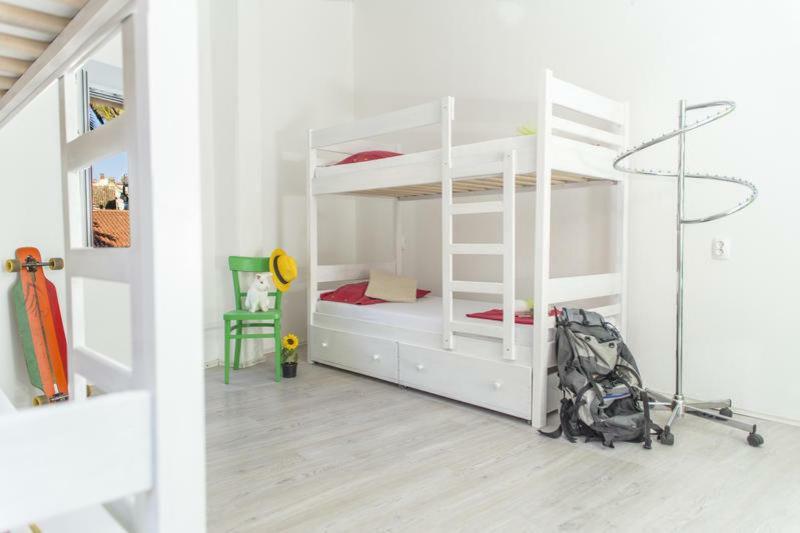 White Rabbit Hostel ฮวาร์ ภายนอก รูปภาพ