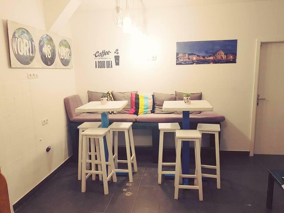 White Rabbit Hostel ฮวาร์ ภายนอก รูปภาพ